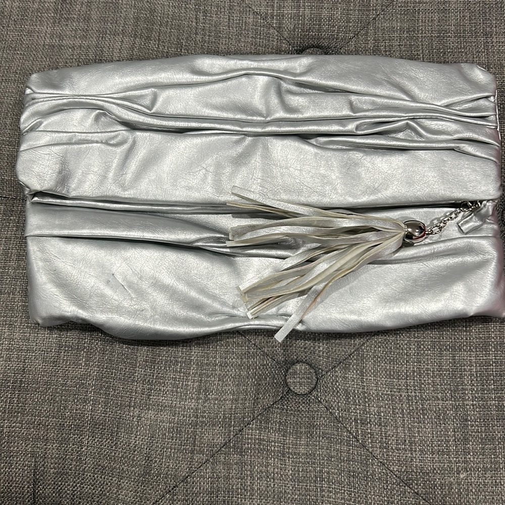 Aldo clutch